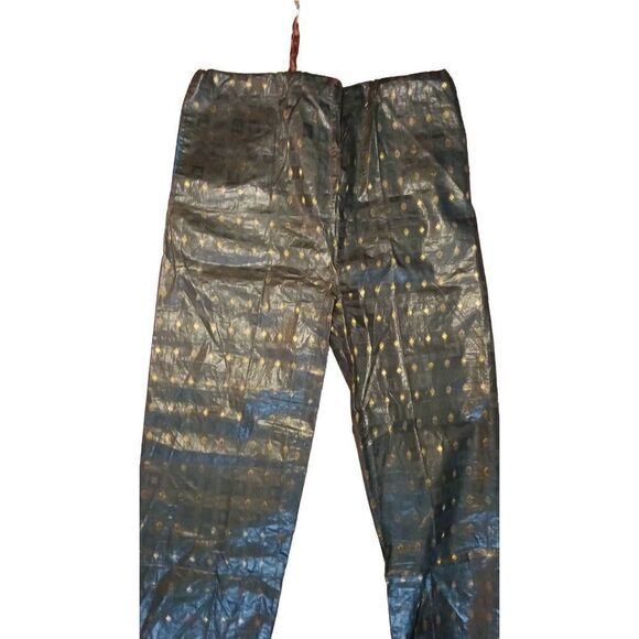 Traditional African dishaki and pants bought in Africa on a trip - Picture 3 of 5